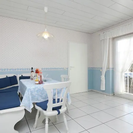 Modern In Near Town Center Apartamento Meisburg
